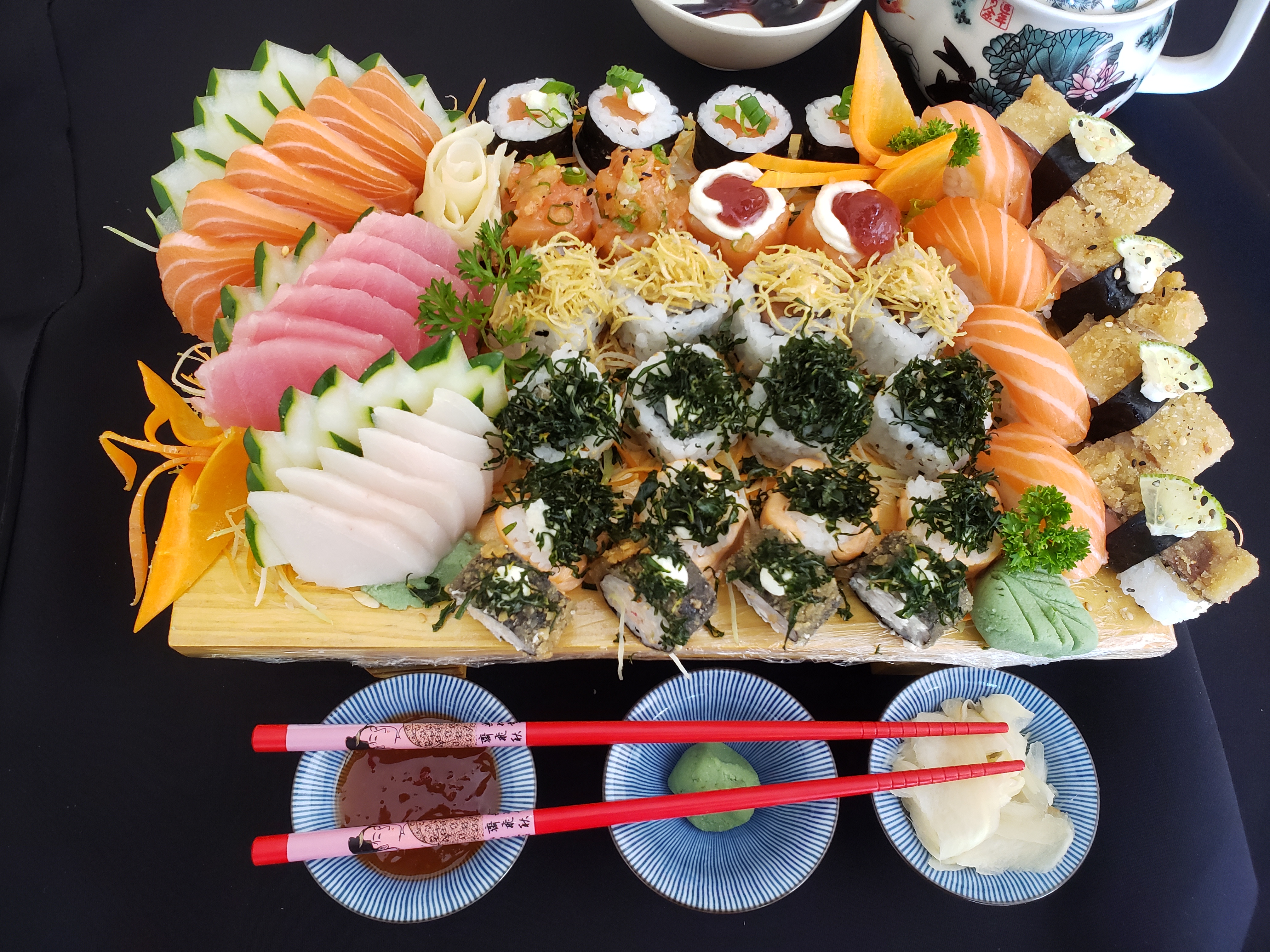 Watashi Sushi Piracicaba - Já conhece o rodízio do Watashi Sushi? 🍣🍤  Servimos sushis e sashimis variados, temaki, missoshiru, gohan, salmão  grelhado, guioza, harumaki, yakissoba, shimeji, tempurá de legumes, chicken  katsu e